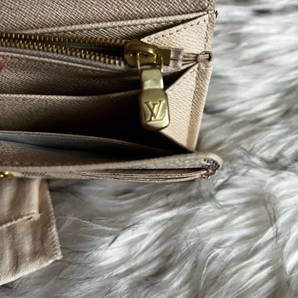 SOLD on FB - Louis Vuitton Sarah wallet - Picture 6 of 13